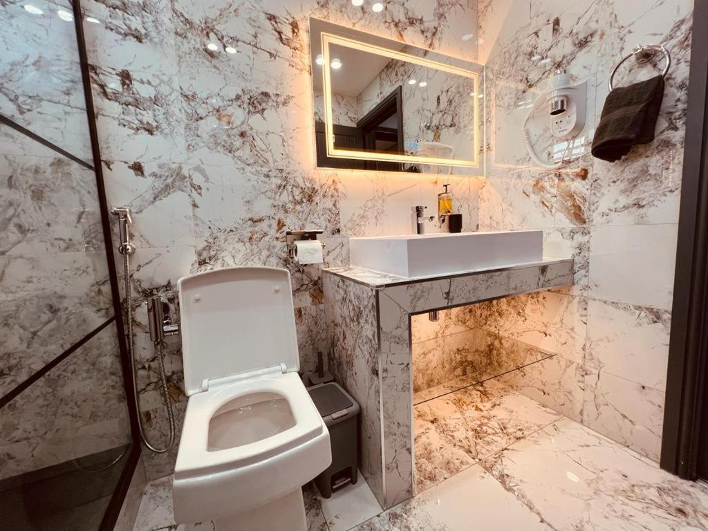 Urban Escape *4 Bedroom House* With Free Parking เบอร์มิงแฮม ภายนอก รูปภาพ
