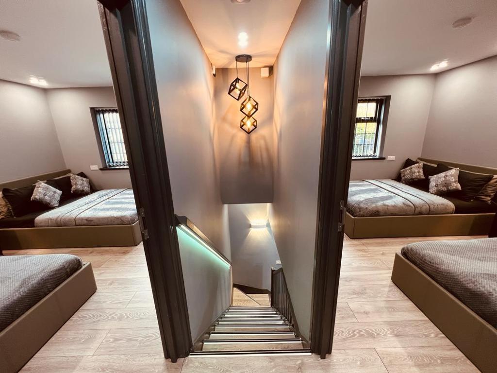 Urban Escape *4 Bedroom House* With Free Parking เบอร์มิงแฮม ภายนอก รูปภาพ