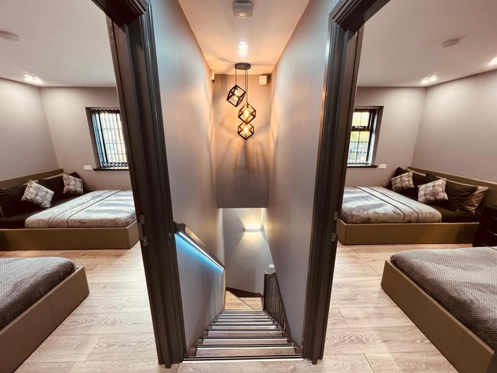 Urban Escape *4 Bedroom House* With Free Parking เบอร์มิงแฮม ภายนอก รูปภาพ
