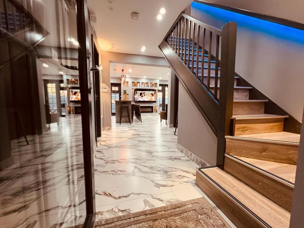 Urban Escape *4 Bedroom House* With Free Parking เบอร์มิงแฮม ภายนอก รูปภาพ