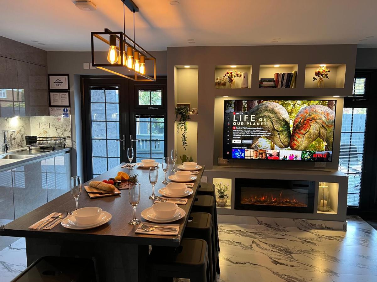 Urban Escape *4 Bedroom House* With Free Parking เบอร์มิงแฮม ภายนอก รูปภาพ