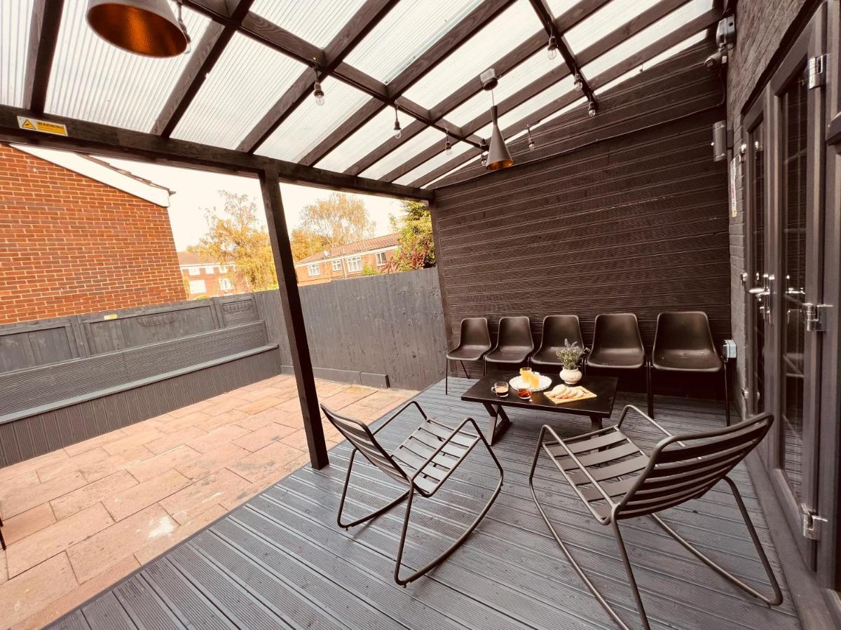 Urban Escape *4 Bedroom House* With Free Parking เบอร์มิงแฮม ภายนอก รูปภาพ