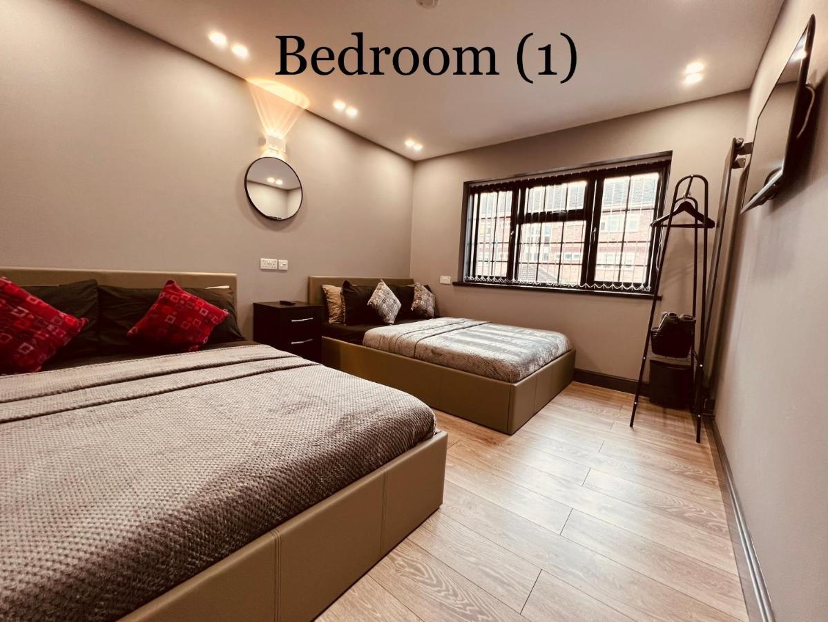 Urban Escape *4 Bedroom House* With Free Parking เบอร์มิงแฮม ภายนอก รูปภาพ