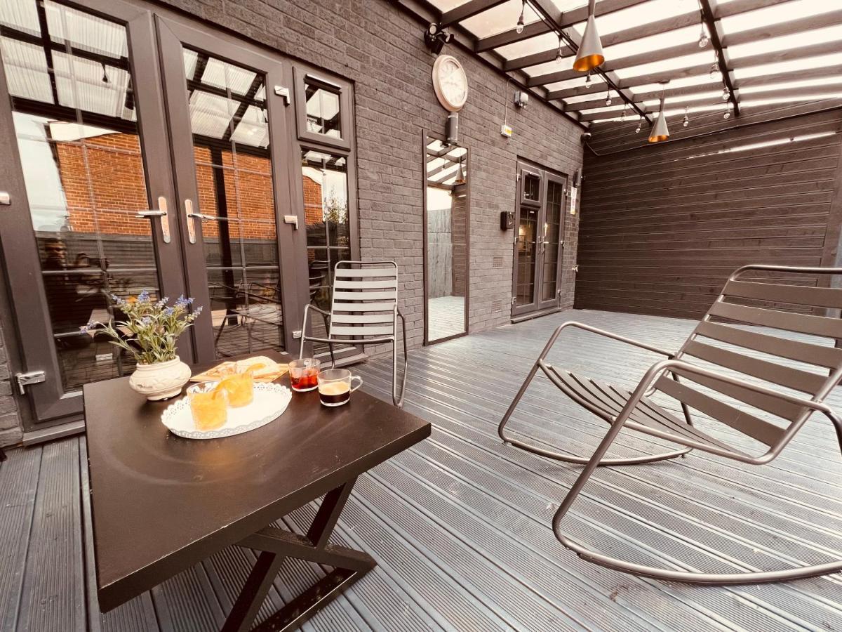 Urban Escape *4 Bedroom House* With Free Parking เบอร์มิงแฮม ภายนอก รูปภาพ
