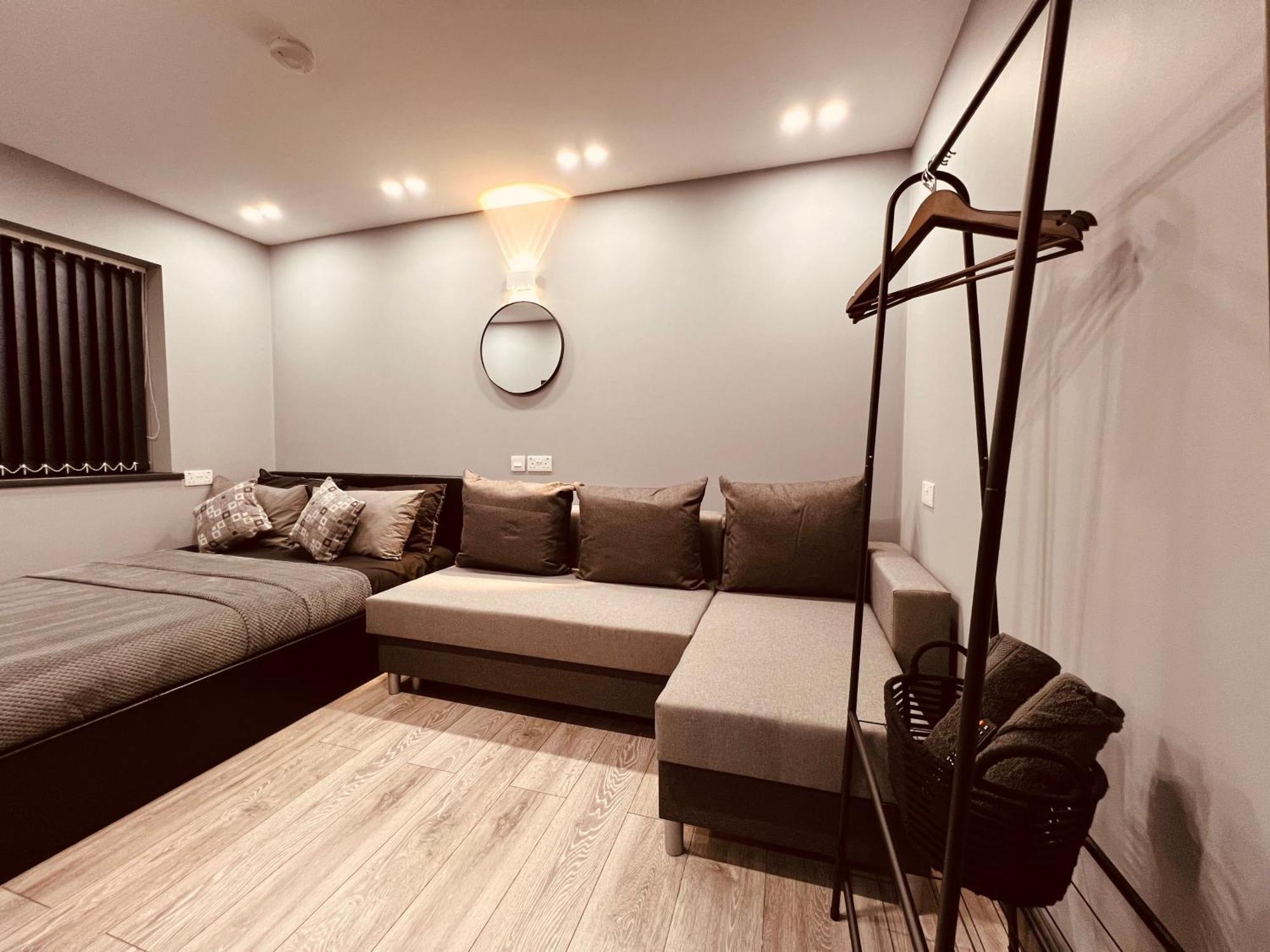 Urban Escape *4 Bedroom House* With Free Parking เบอร์มิงแฮม ภายนอก รูปภาพ